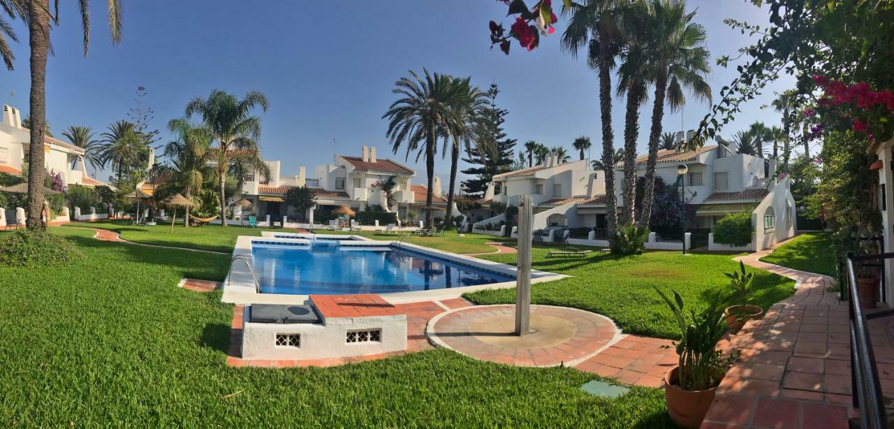 Beachfront Oasis In Costa Del Sol. Caleta De Velez Exterior foto