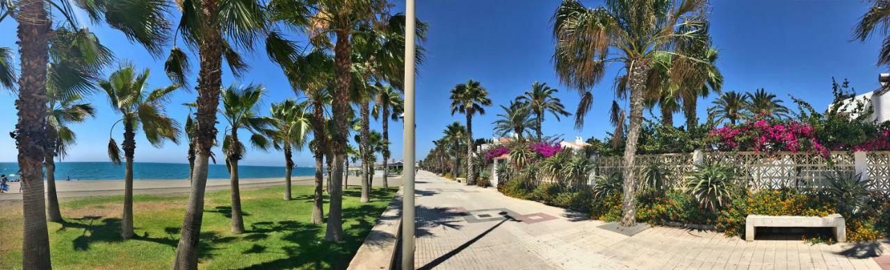 Beachfront Oasis In Costa Del Sol. Caleta De Velez Exterior foto
